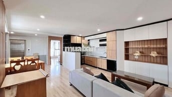 CHO THUÊ PENHOUSE VIEW BIỂN TRUNG TÂM NHA TRANG GIÁ 20 TRIỆU/THÁNG