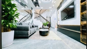 Nhà Đẹp Thang Máy, Trần Duy Hưng, Cầu Giấy 44m, 6 tầng, giá 17.8 tỷ