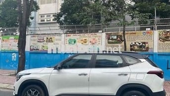 Kia Seltos 2022 Luxury 1.4 AT - 18000 km