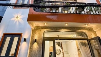 Bán nhà đẹp 3PN- xe hơi đậu sát nhà đường Phan Văn Trị