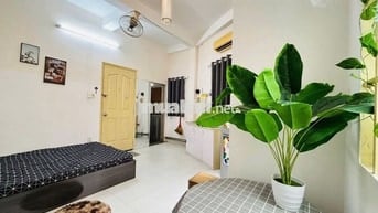 Cho thuê phòng trọ rộng 28m2 full nt bancol ngay tại đường CMT8