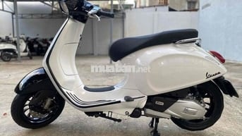 Vespa trắng đen phanh abs xe đẹp