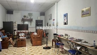 Bán gấp căn nhà 55m2 Bà Điểm SHR chỉ nhỉnh 3 tỷ đường xe tải rộng 6m.