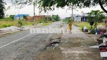 Bán đất tặng nhà cấp 4  , KDC ông huyện , đức hoà long an