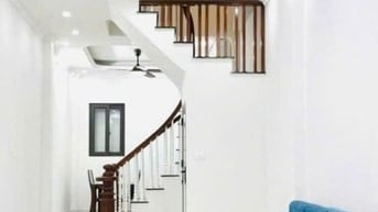 Bán nhà 4,5 tầng mới đẹp tứ liên tây hồ.  hà nội 