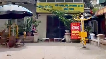 Bán nhà mặt ngõ, đang kinh doanh, khu vực sầm uất gần trường, chợ, bv