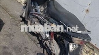 Bán xe bị xe tải dụng vào