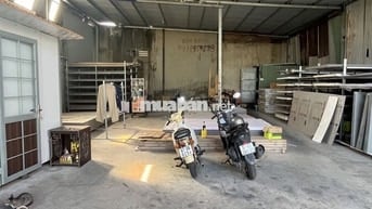 CHO THUÊ KHO XƯỞNG 330M2 GẦN TRUNG TÂM Y TẾ DĨ AN CÓ ĐIỆN 3 PHA