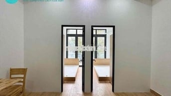 CHO THUÊ 2 PHÒNG NGỦ BAN CÔNG MỚI XÂY TIỆN QUA CÁC TRƯỜNG ĐẠI HỌC