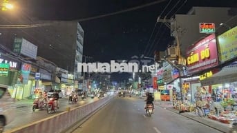 Bán nhà hẻm thông xe tải, sân rộng cực hiếm, cạnh kcx Tân Thuận