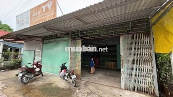 Mặt bằng kinh doanh 178m2, mặt tiền đường ĐT 835, xã Long Thượng