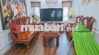 - Vài bước ra mặt phố Tựu Liệt, gần chợ – siêu thị – trường học – Giá