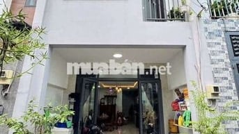 Bán nhà 1T1L SHR dt 84m2 kế bên trường cao đẳng Y Dược SG giá 870triệu