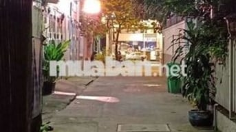 Đất hiếm. 50m2. Hẻm xe hơi. Ngay Lotte Nguyễn Văn Lượng