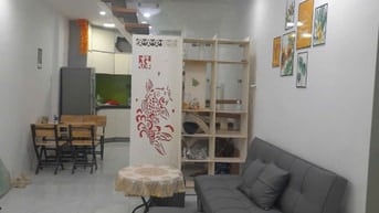 Nhà 2 tầng có nội thất mới Q1/furnished 2-Flr 2 BR house in center D1