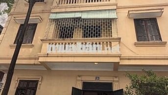 Nhà thuê ngõ 20 phố Nguyễn Chánh, Diện tích 55m2 x 4 tầng lô góc 2MT