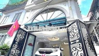 nhà dẹp , đủ chỗ cho gia dình trẻ , giá hop lý chỉ bang tien thue nha