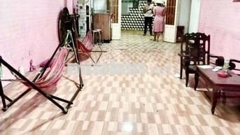 Nhà thuê sân xe hơi 100M gần siêu thị Go phường Đông Hoà