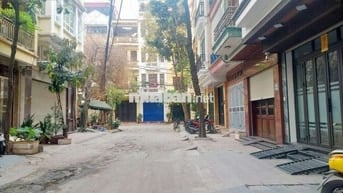 Chính chủ bán gấp nhà Thanh Trì
DT40m, 5T ô tô đỗ cửa KD đỉnh
Giá6.5tỷ