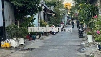 Nhà 4x22 gần chợ và Nhà thờ Lạc Quang, 1/ Trường Chinh