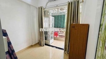 CĂN HỘ 2 PHÒNG NGỦ BAN CÔNG GIÁ RẺ_FULL NỘI THẤT_GẦN
