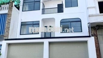 CHO THUÊ NHÀ KINH DOANH 4 TẦNG MỚI BÀN CỜ TRUNG TÂM GIÁ 45 TRIỆU/THÁNG