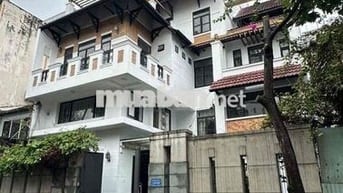 🏠 Cho thuê Biệt Thự có sân vườn mặt tiền đường nội bô P10 Q6