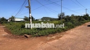 Cần bán lô đất mặt tiền đường lớn , có 300 thổ cư