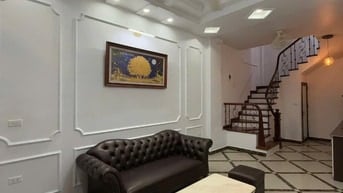 Nhà đẹp ngõ Nguyễn Văn Cừ, giá 8.5 tỷ, 32mx5T, mới đẹp ở luôn 