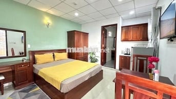 NGAY NHÀ THI ĐẤU PHÚ THỌ,GẦN ĐH BÁCH KHOA ,PHÒNG 25M2 THANG MÁY BẢO VỆ