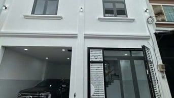 Bán nhà đẹp ngay trung tâm PN, 54m2 có shr, hẻm 6m oto, chỉ 4ty Tl 