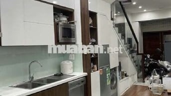 1/ Q1 - KHÔNG LỘ GIỚI- 45M2 - 5PN - CHỈ 10.9 TỶ (~250TR/M2)