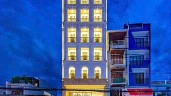 Building 990F Âu cơ, 1 Hầm 9 tầng nổi, DT 9,3x32m, DTsàn 1.800m2 86 tỷ