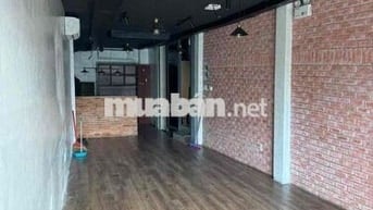 Cho thuê mặt tiền Lê Lai, Quận 1 giá 40tr kinh doanh tự do