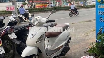 SYM Attila màu Trắng