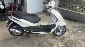 Piaggio Fly màu Trắng