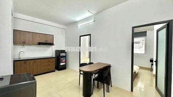 CHO THUÊ CĂN HỘ 2 PHÒNG NGỦ - 1 PHÒNG BẾP - BAN CÔNG/CỬA SỔ - FULL NỘI