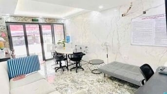 CHO THUÊ MẶT BẰNG KINH DOANH VỊ TRÍ NGAY TRUNG TÂM CÓ HẦM XE GẦN Q.1