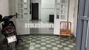 Cho thuê nhà c4 tx 52 giá 4tr điên nươc chính