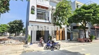 Bán gấp nhà Full nội thất cách Thủ Đức 6km, p.Tân Đông Hiệp, Tp.Dĩ An