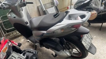 NHÀ DƯ XE BÁN 1 XE SH300I NĂM 2007