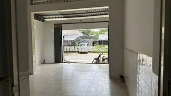 Chủ gửi bán gấp căn nhà mặt tiền 100m2 gần chợ 640 triệu thương lượng