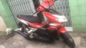 Bán xe Air Blade 2009 máu đỏ đen và Air Blade 2009 máu trắng đỏ đe