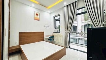 Căn Hộ Ban Công Full Nội Thất Ngay Công Viên Làng Hoa