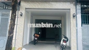 Nhà liền kề phố Trần Kim Xuyến. DT 100m2 x 5 tầng đường rộng 10m