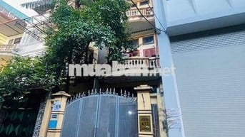 Nhà mặt phố Nguyễn Khang - Diện tích 100m2 x 4 tầng, 30 tr/tháng