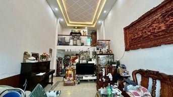 NHÀ ĐẸP 2 TẦNG, DT (4,2X15)M2, NỞ HẬU, SÁT MẶT TIỀN, 5,1 TỶ CÒN TL