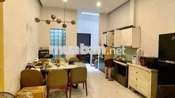 Bán Nhà Kim Giang, 11.8 tỉ, DT 72 m2, 3 tầng, Ngõ ba gác, nhà đẹp