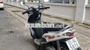 nhà có xe máy cần bán.