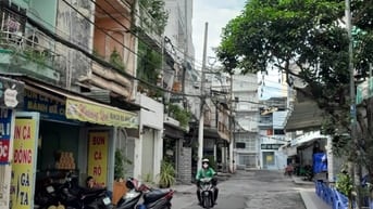 Bán nhà 2 lầu HXH Trường Chinh, Tân Bình - 5.5 Tỷ